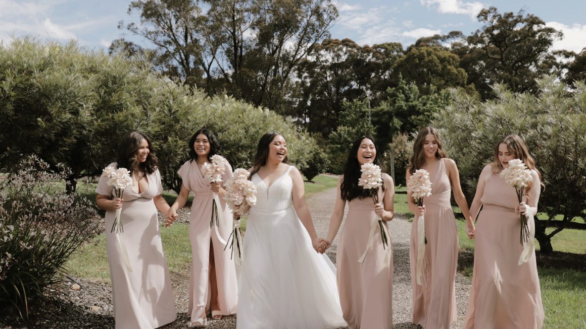 6 Tricks To Look Good In Every Photo At Your Friend's Wedding