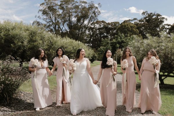 6 Tricks To Look Good In Every Photo At Your Friend’s Wedding